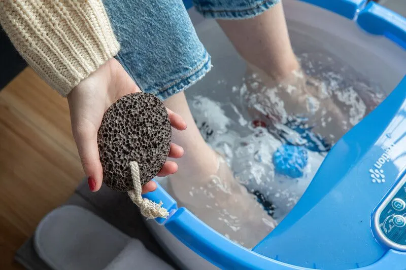 <strong>Portable Pedicure Tub: The Perfect Way To Relax After A Long Day</strong> 32 3 1
