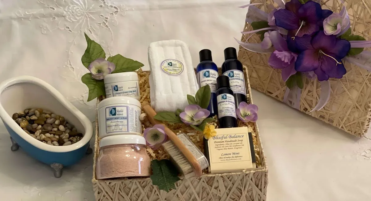 Aromatherapy Gift Baskets: The Perfect Way To Get Ready For The Holidays 1 aromatherapy gift baskets