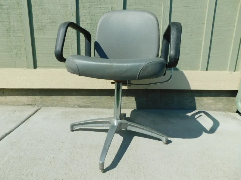 Best Blue Barber Chair: Which One Do You Choose? 32 Best Blue Barber Chair