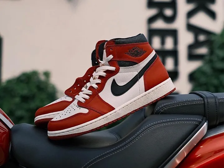 10 Best Air Jordan 1 Retro Shoes 2 best air jordan 1 retro shoes