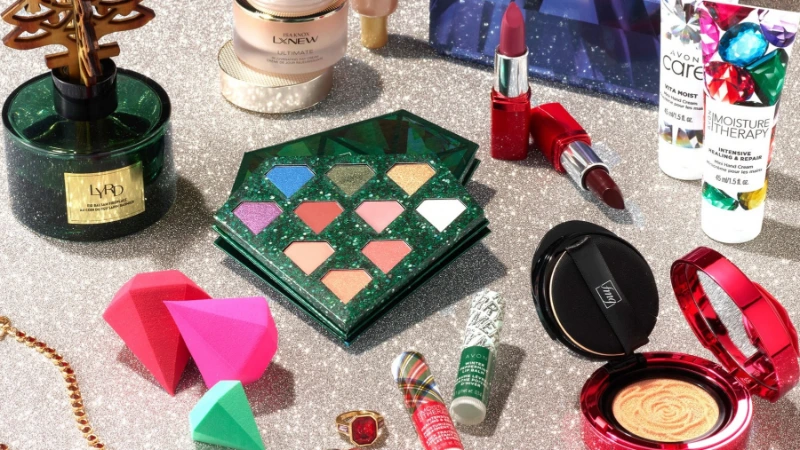 Top 10 Best Cosmetics Brands For Beautiful Women 9 best cosmetics brands