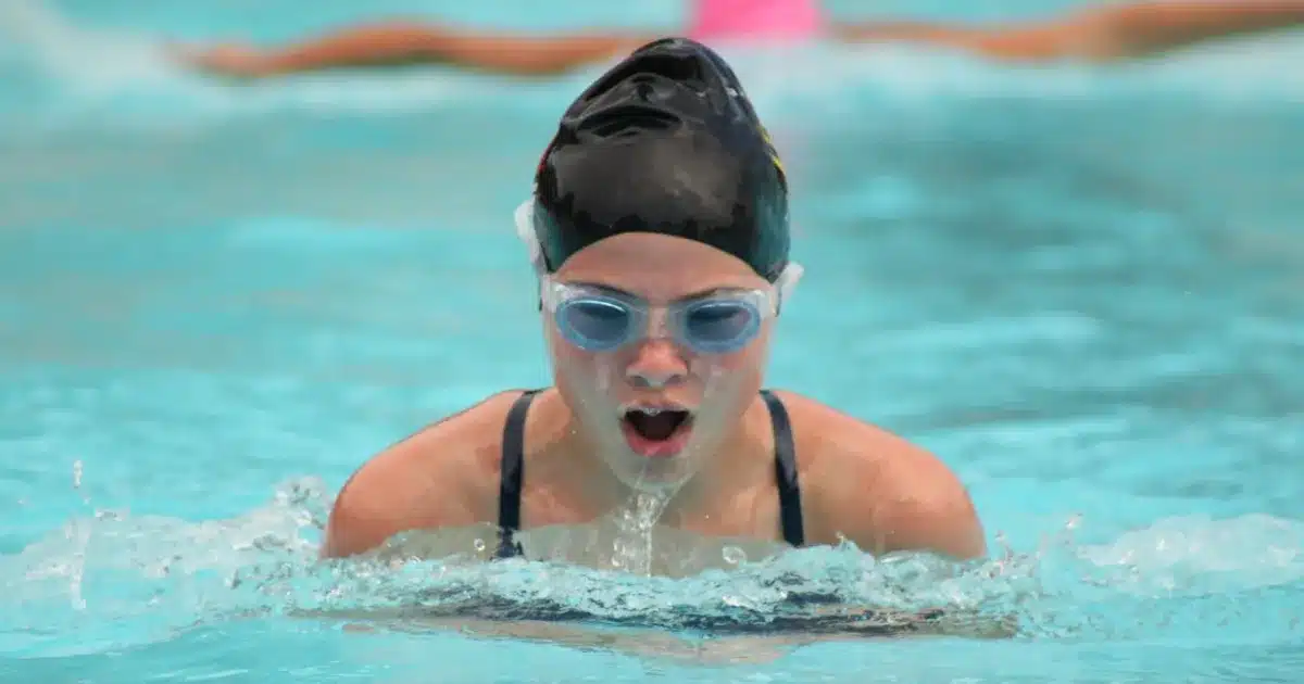 6 best swim cap for dyed hair