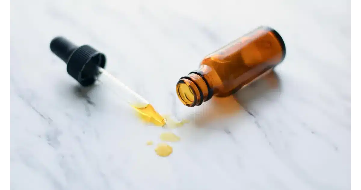6 Retinol-Infused Oils That Are Ideal For Sensitive Skin 2 retinol infused face oil